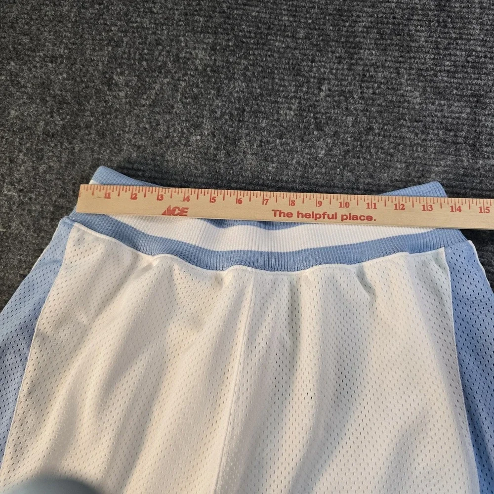 Men's Mitchell & Ness North Carolina Tar Heels Basketball Shorts Sz 40 M